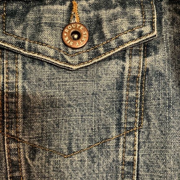 Jean jacket with embroidery - Picture 7 of 8